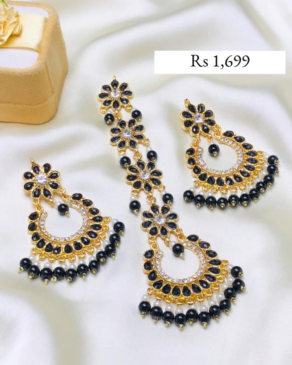 PEARL EARING TIKA SET