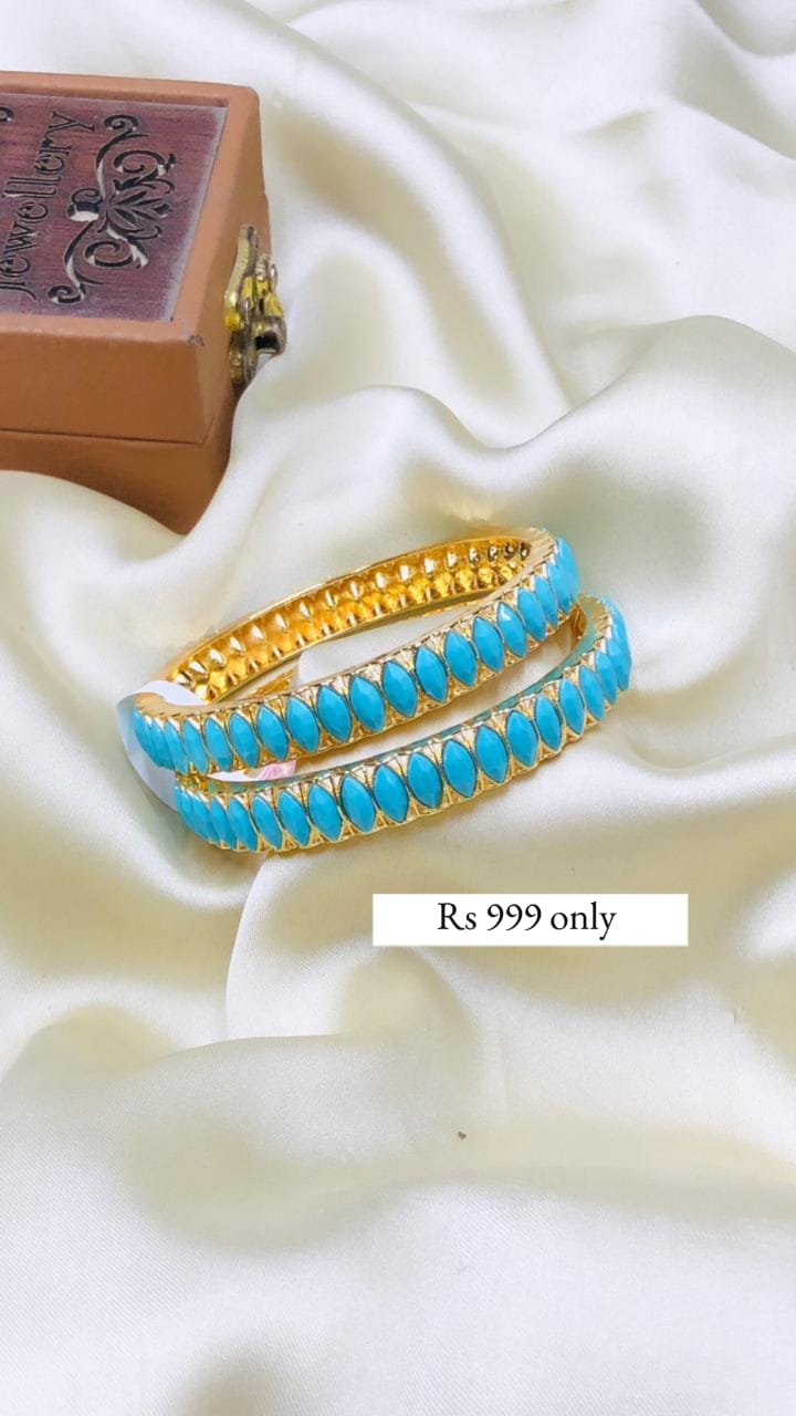 DESIGNER BANGALS