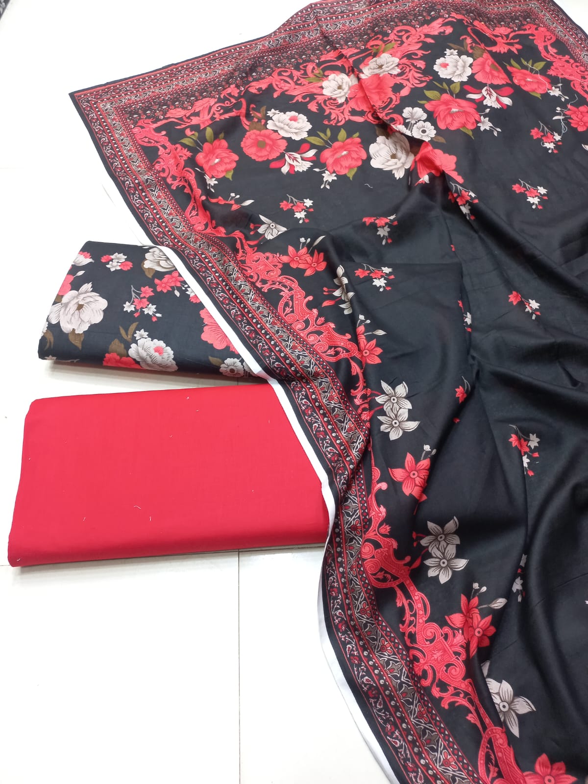 AL KARAM KASTORI 3PES LAWN PRENTED SHRIT PRENTED TROUSER WITH LAWN DUPATTA