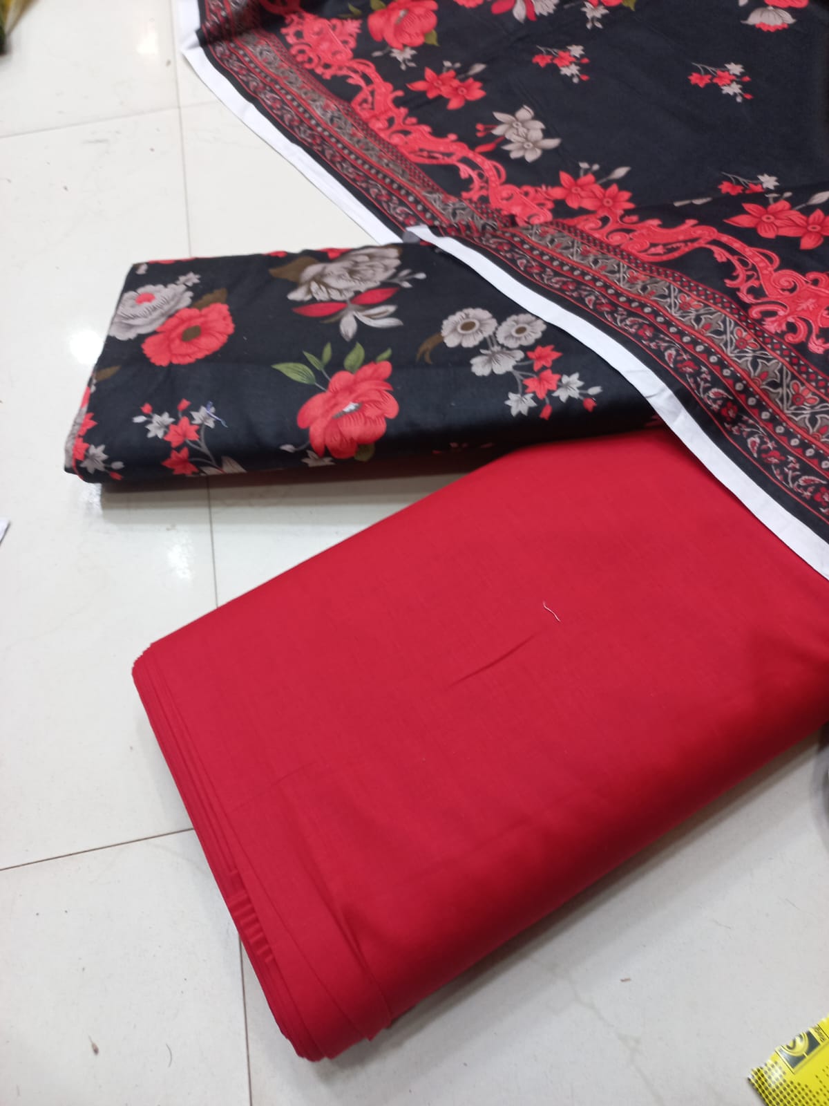 AL KARAM KASTORI 3PCS LAWN PRENTED SHRIT & PRENTED TROUSER WITH LAWN DUPATTA.