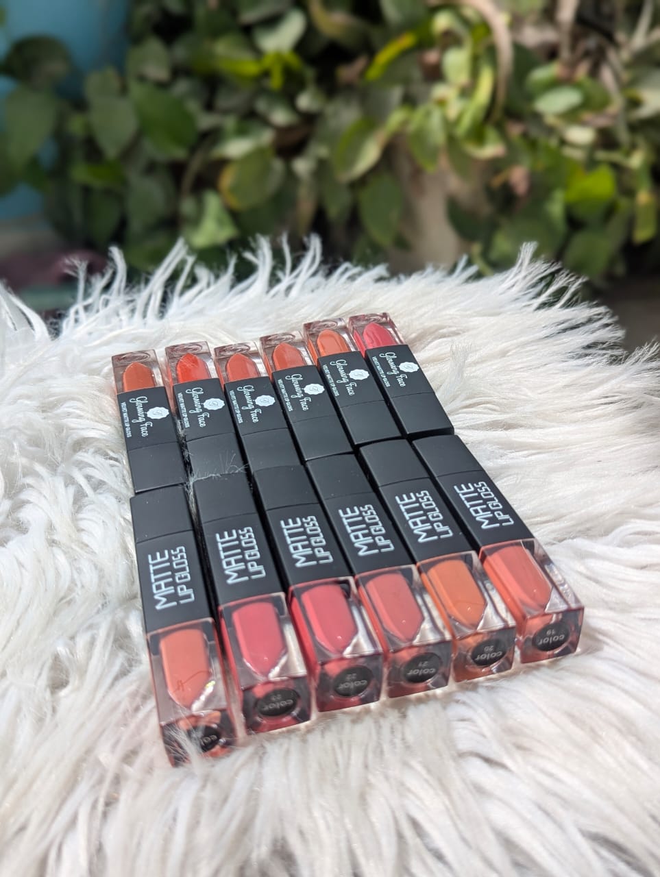 GLOWING FACE VELVET MATTE LIP GLOSS