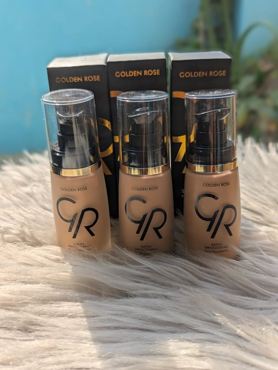 GOLDEN ROSE  SATIN SMOOTHING FLUID FOUNDATION