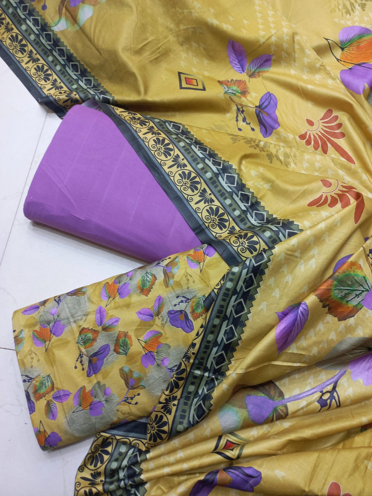 AL KARAM KASTORI 3PES LAWN PRENTED SHRIT  PRENTED TROUSER WITH LAWN DUPATTA