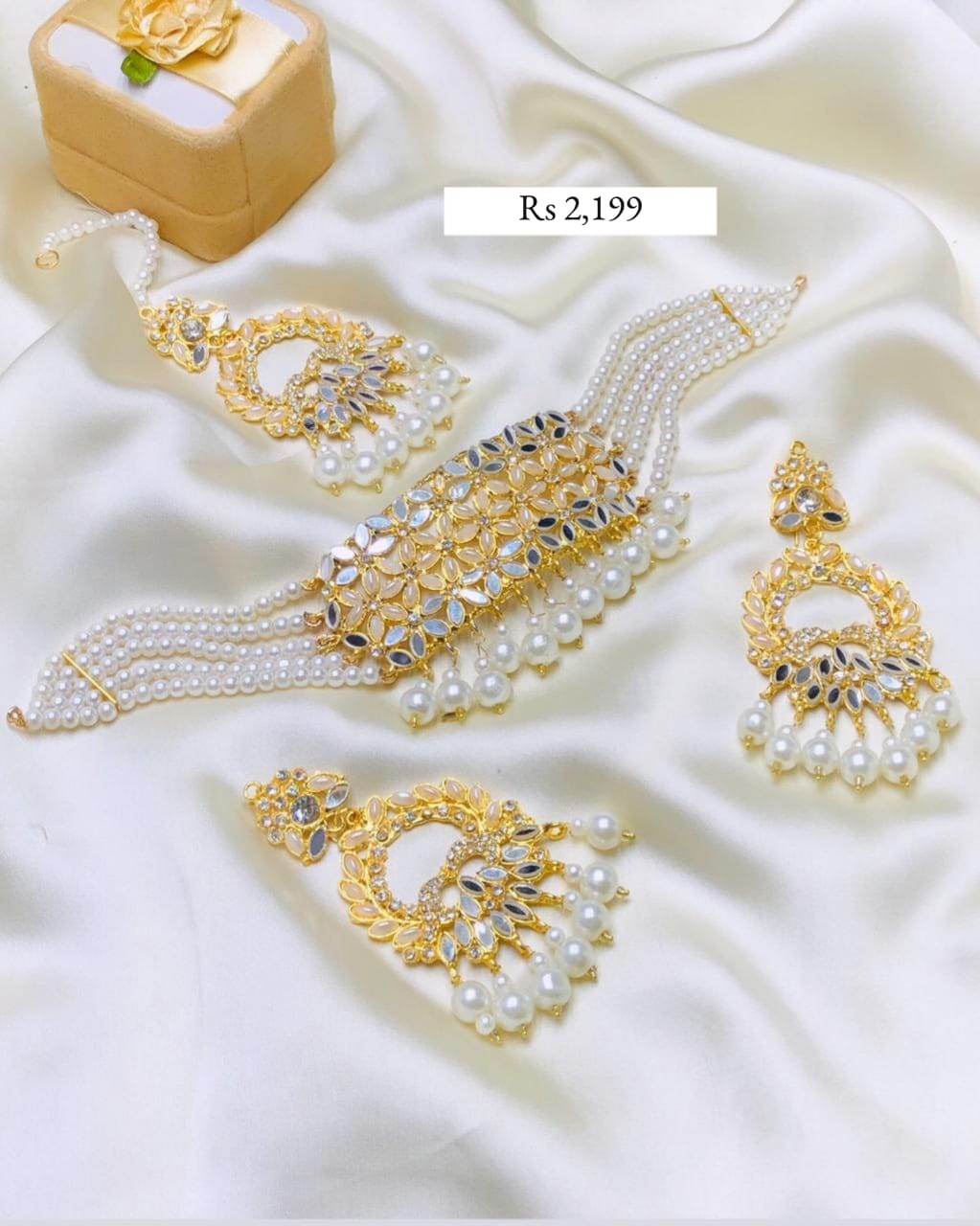 PEARL NECKLACE SET