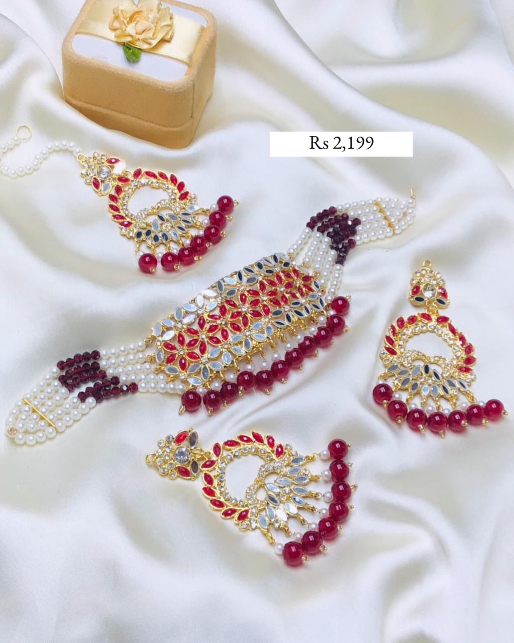 PEARL NECKLACE SET