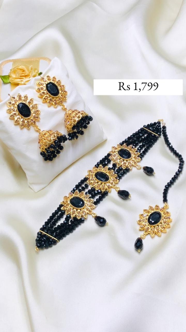 BLACK PEARL NECKLACE