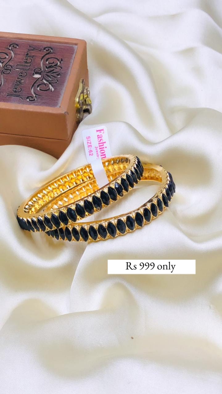 DESIGNER BANGALS