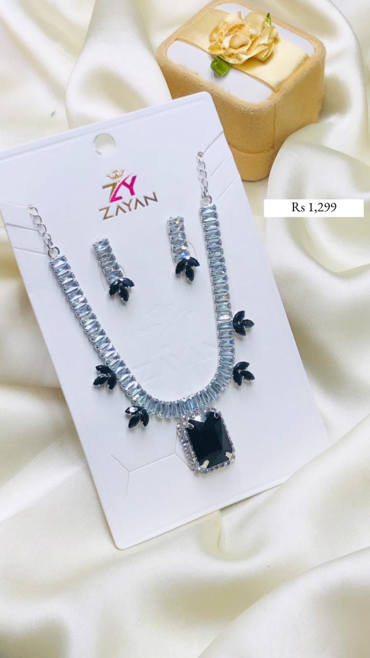 BLACK GEM NECKLACE SET