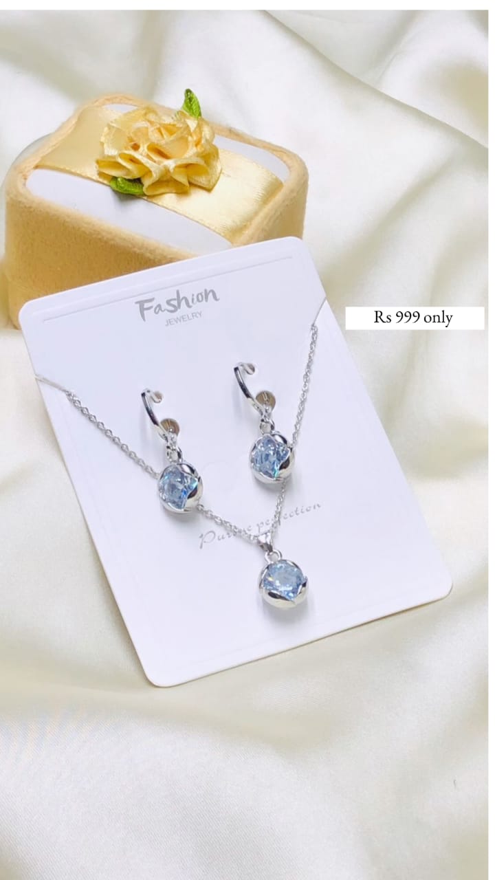 NECKLACE AND EARING SET