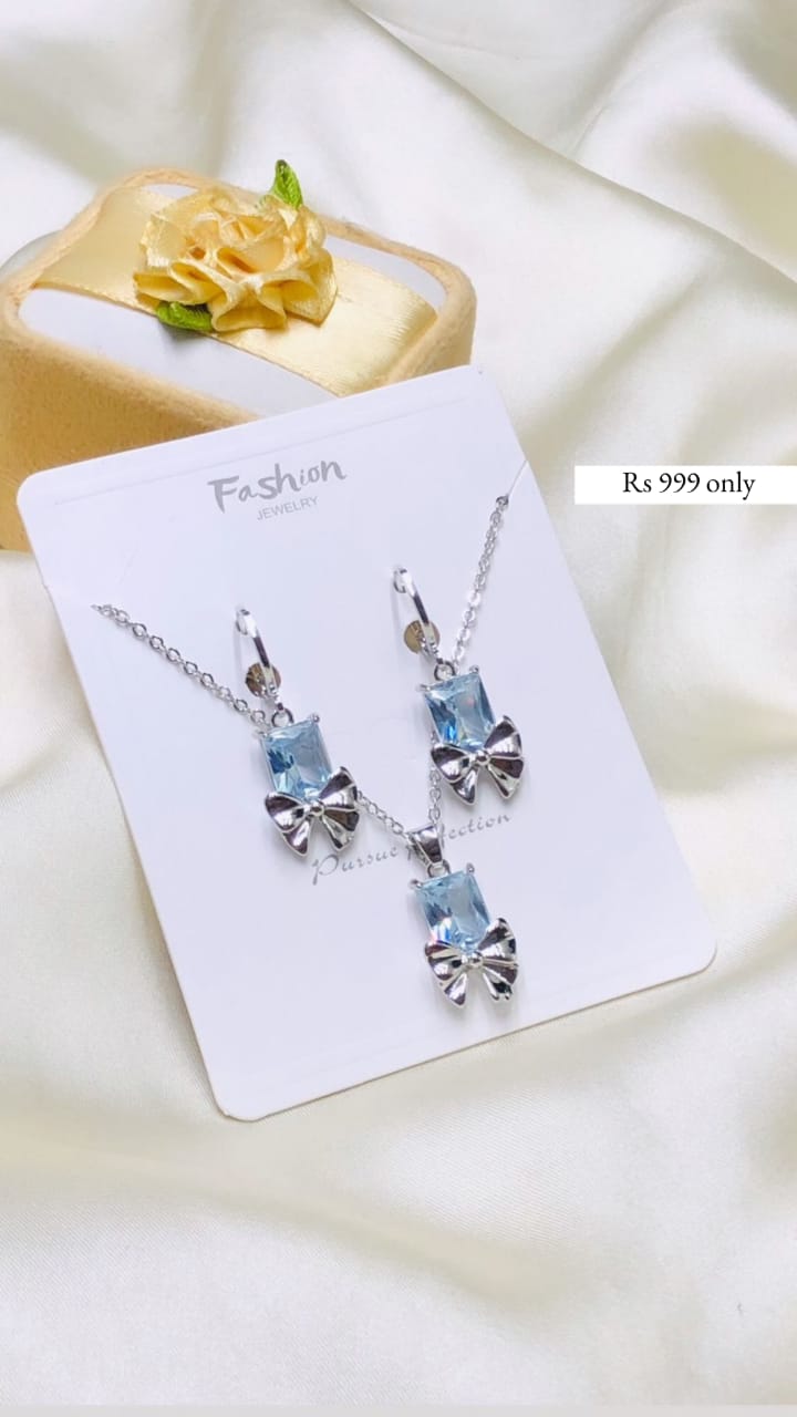NECKLACE AND EARING SET