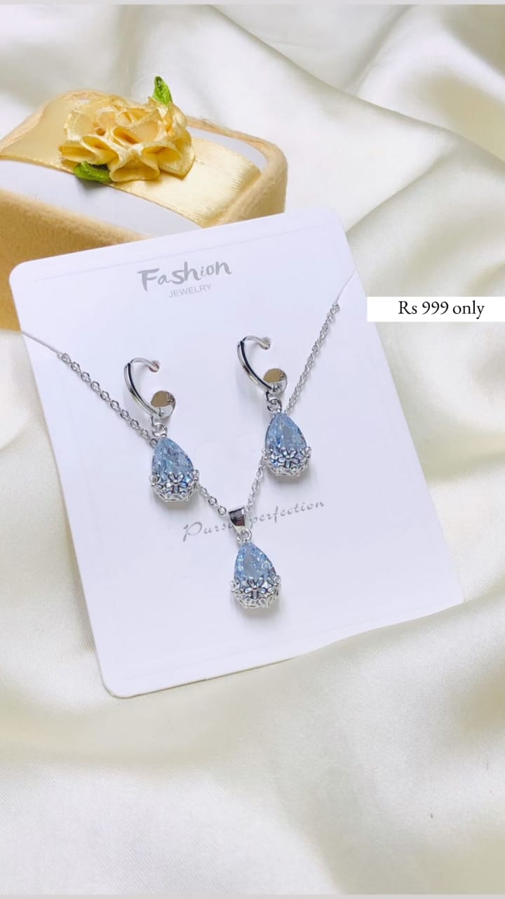 NECKLACE AND EARING SET