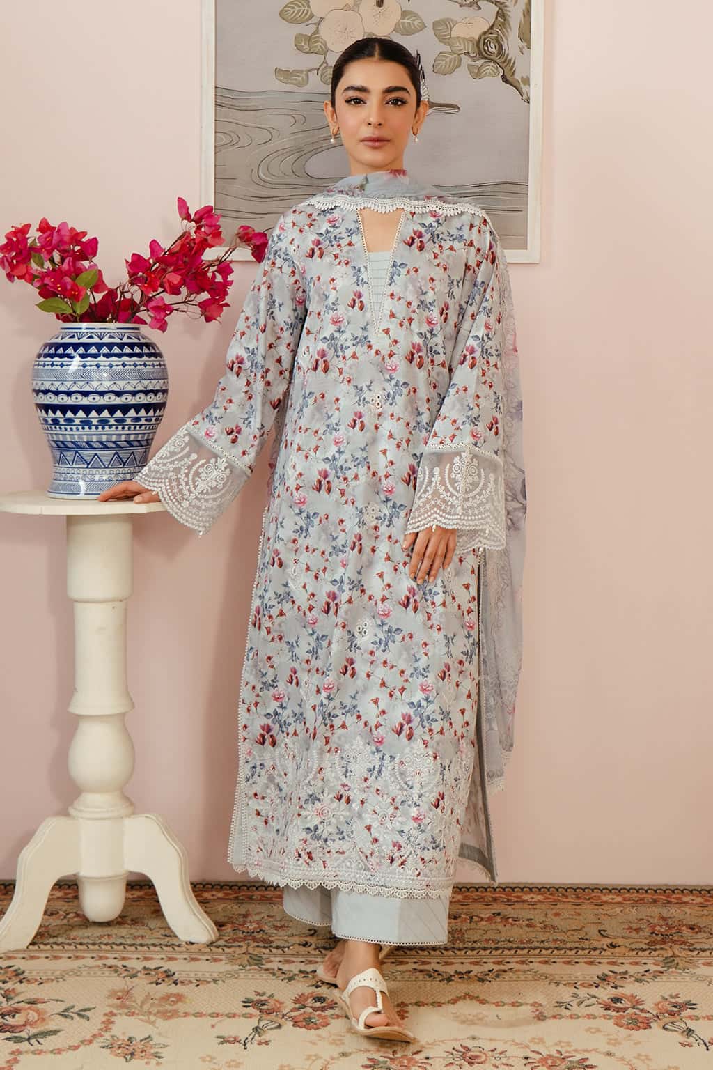 AFROZEH CHIKANKARI EMBROIDERED LUXURY LAWN PRINTED UNSTITCED 3pc✓