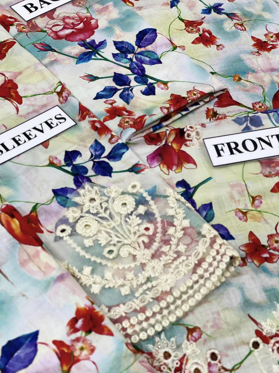 AFROZEH CHIKANKARI EMBROIDERED LUXURY LAWN PRINTED UNSTITCED 3pc✓