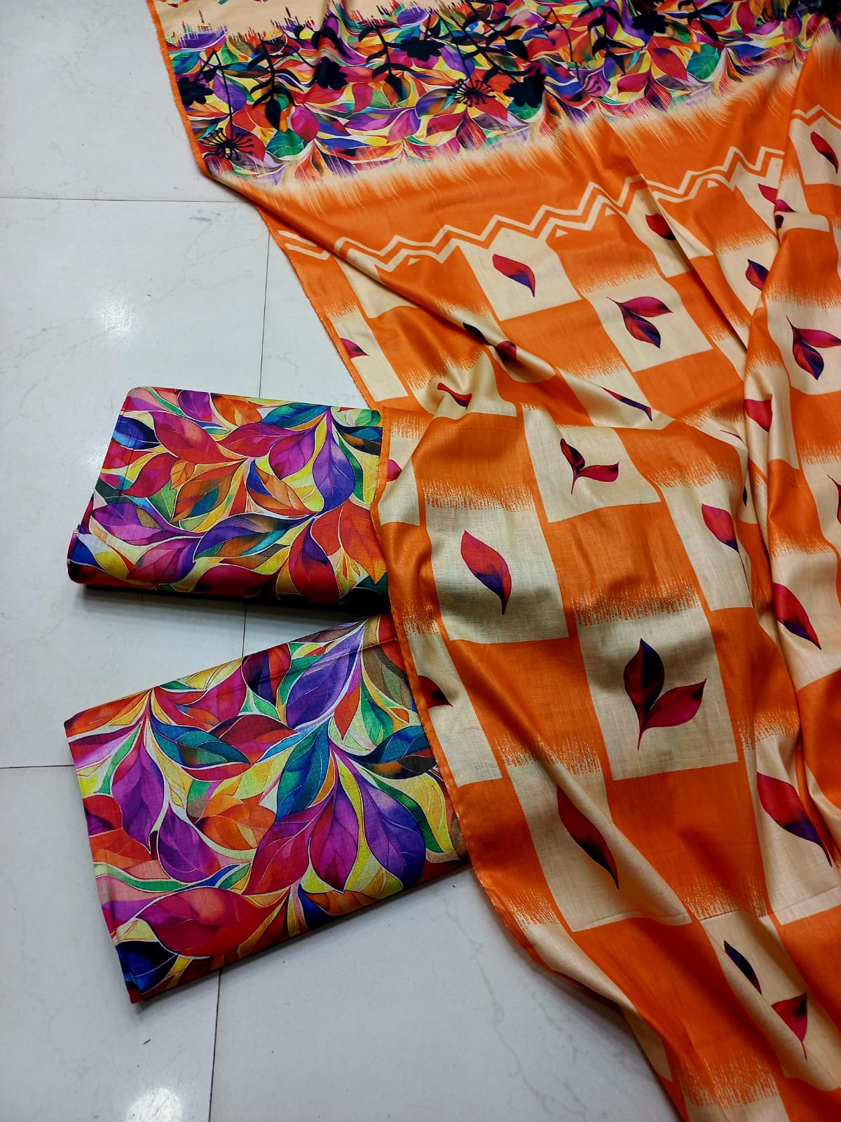 AL KARAM KASTORI 3PES LAWN PRENTED SHRIT  PRENTED TROUSER WITH LAWN DUPATTA