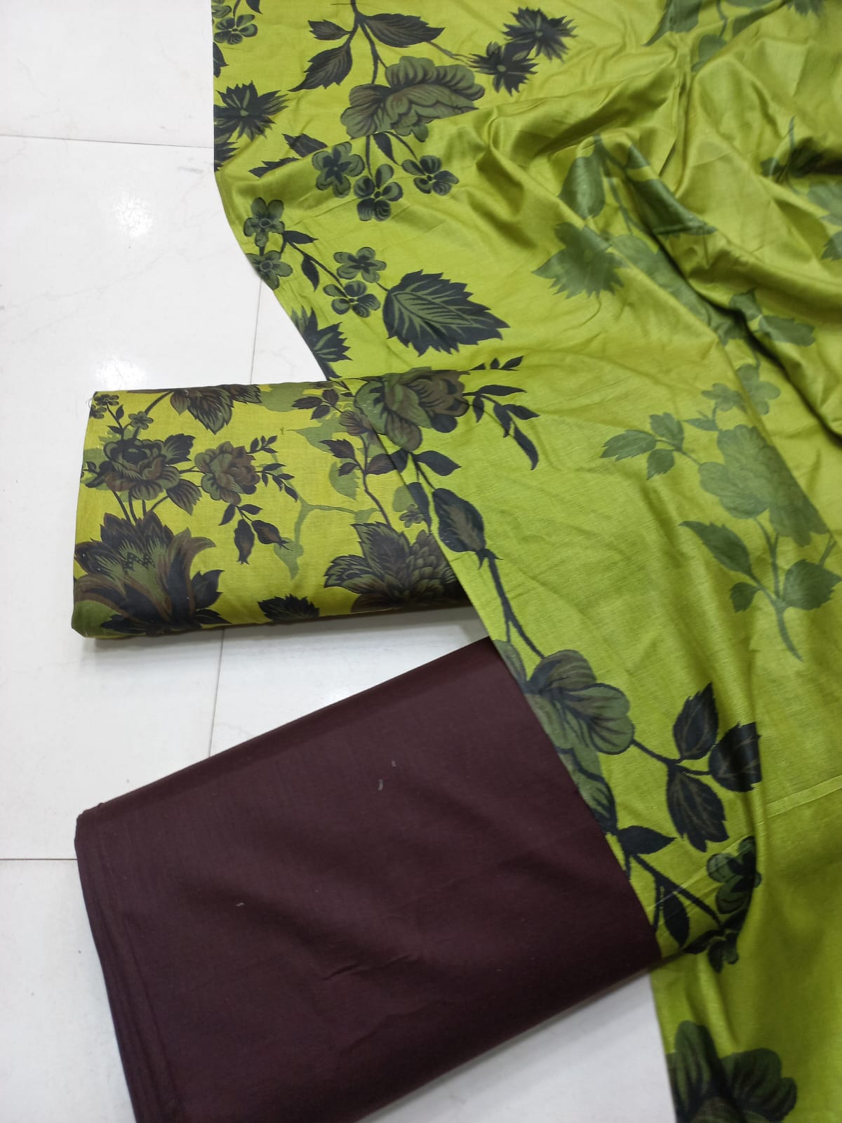 AL KARAM KASTORI 3PES LAWN PRENTED SHRIT  PRENTED TROUSER WITH LAWN DUPATTA