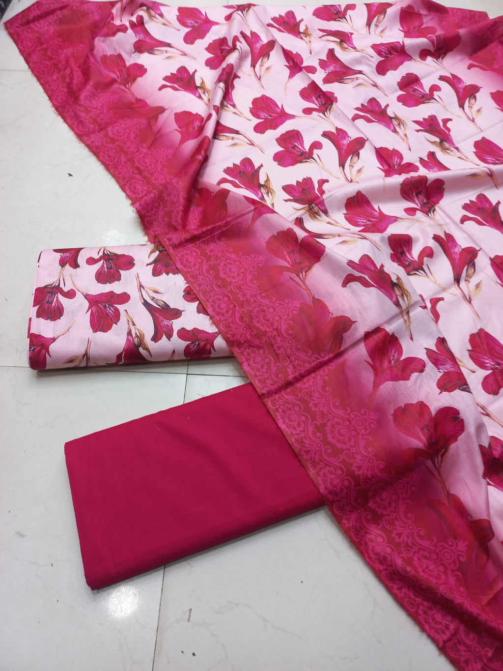 AL KARAM KASTORI 3PES LAWN PRENTED SHRIT  PRENTED TROUSER WITH LAWN DUPATTA