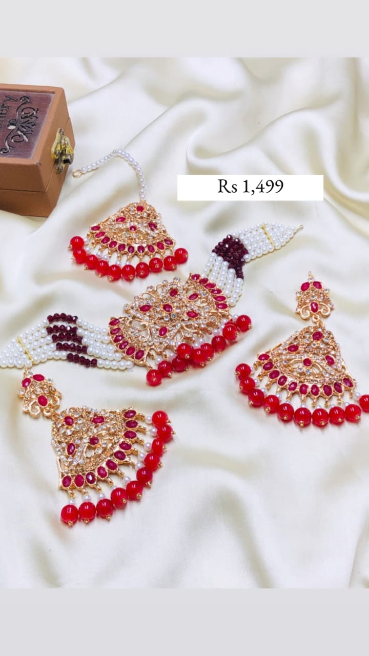 Necklace Set