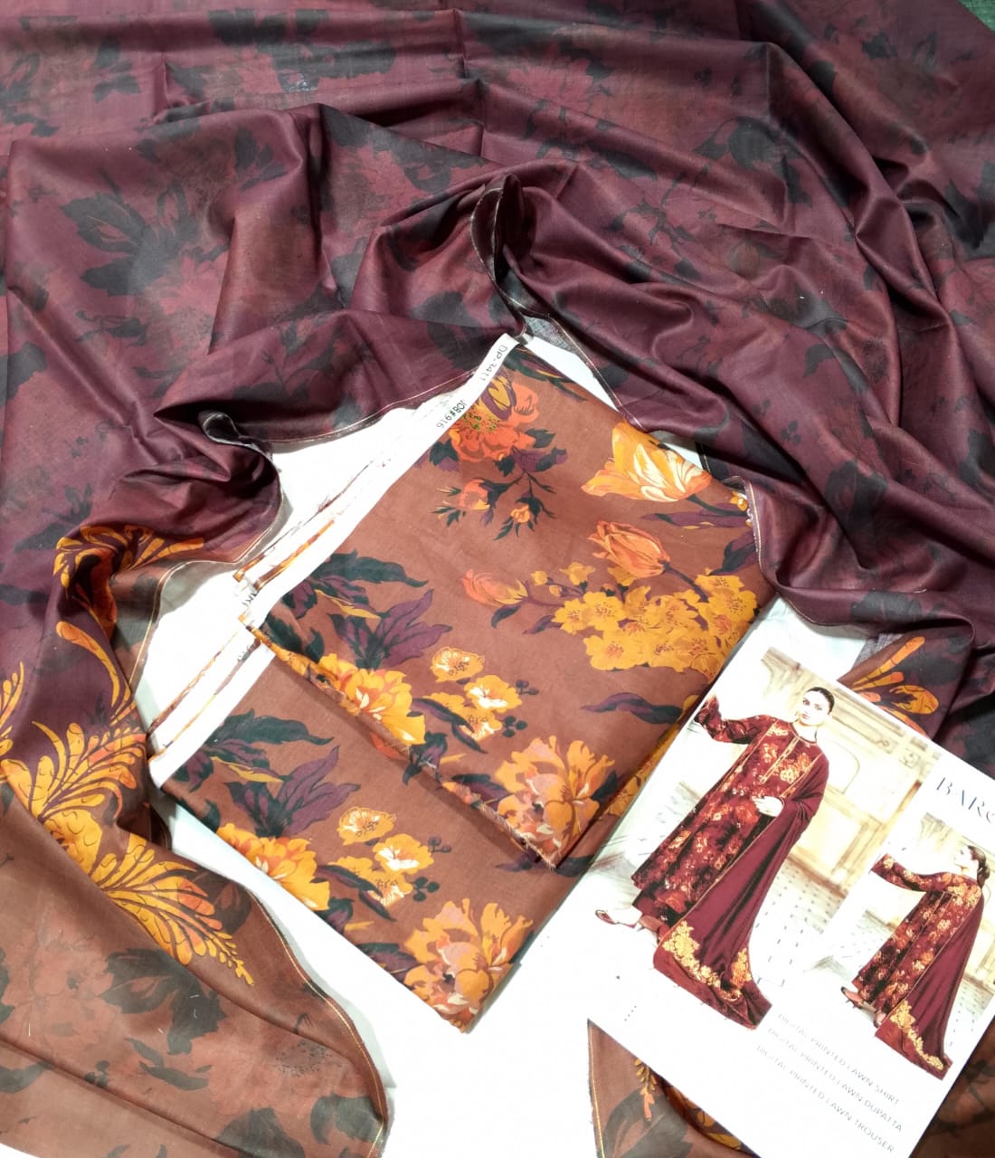 BAROQUE LAWN ALL OVER PRINTED UNSTITCED 3PC✓