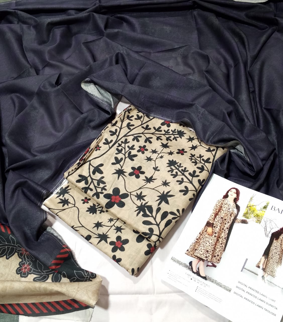 BAROQUE LAWN ALL OVER PRINTED UNSTITCED 3PC✓