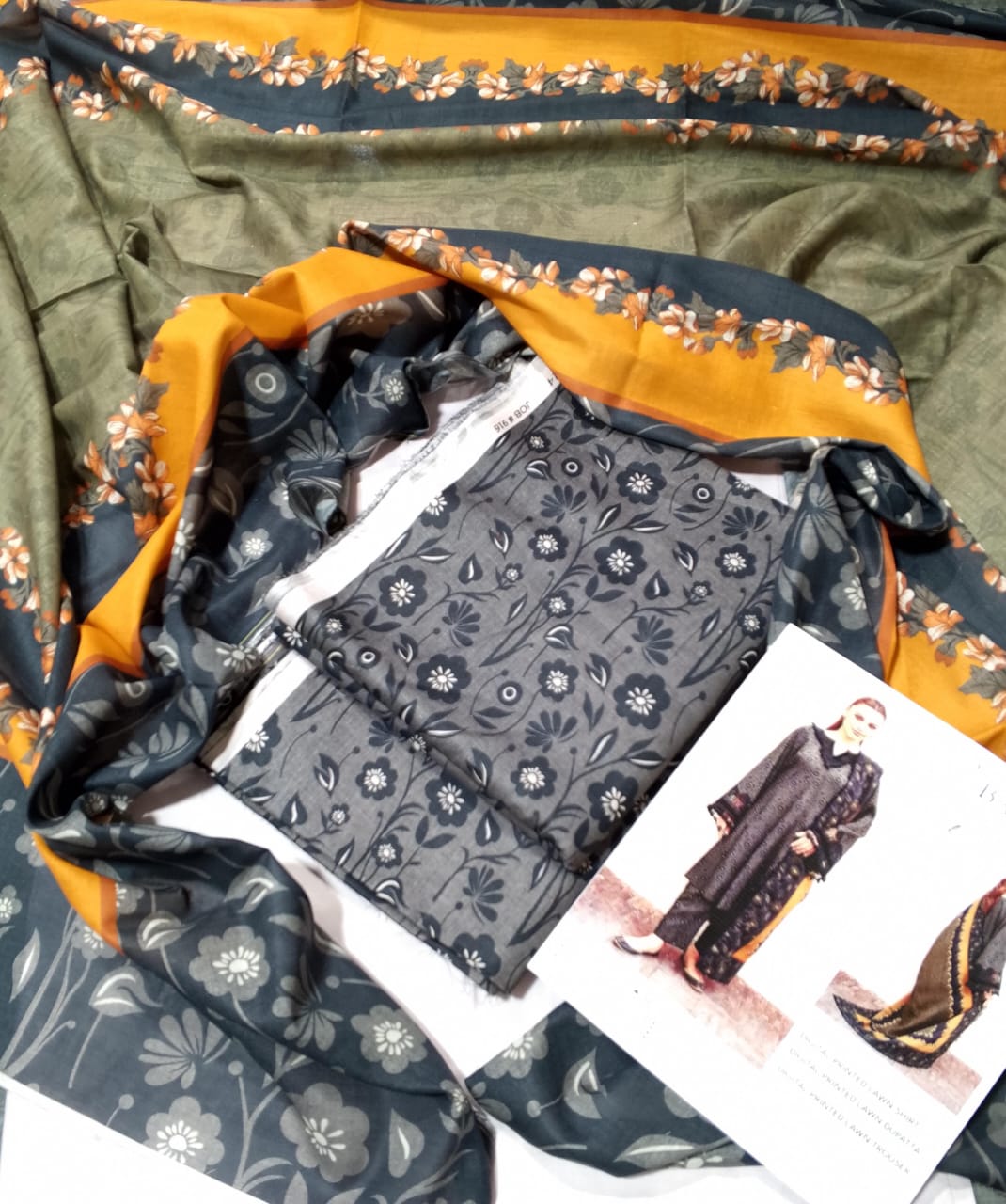 BAROQUE LAWN ALL OVER PRINTED UNSTITCED 3PC✓