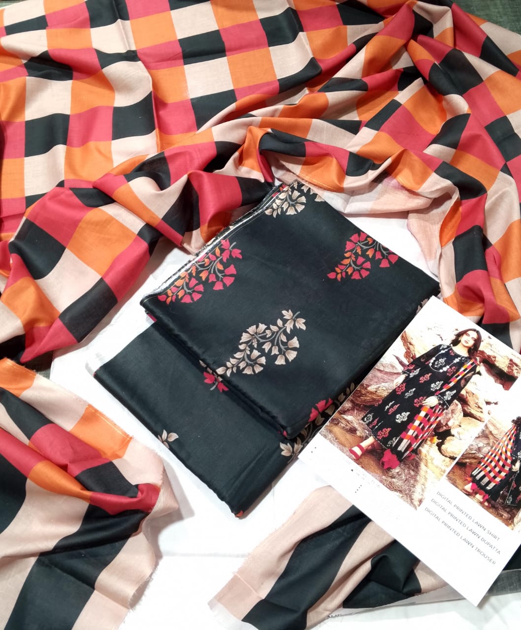 BAROQUE LAWN ALL OVER PRINTED UNSTITCED 3PC✓
