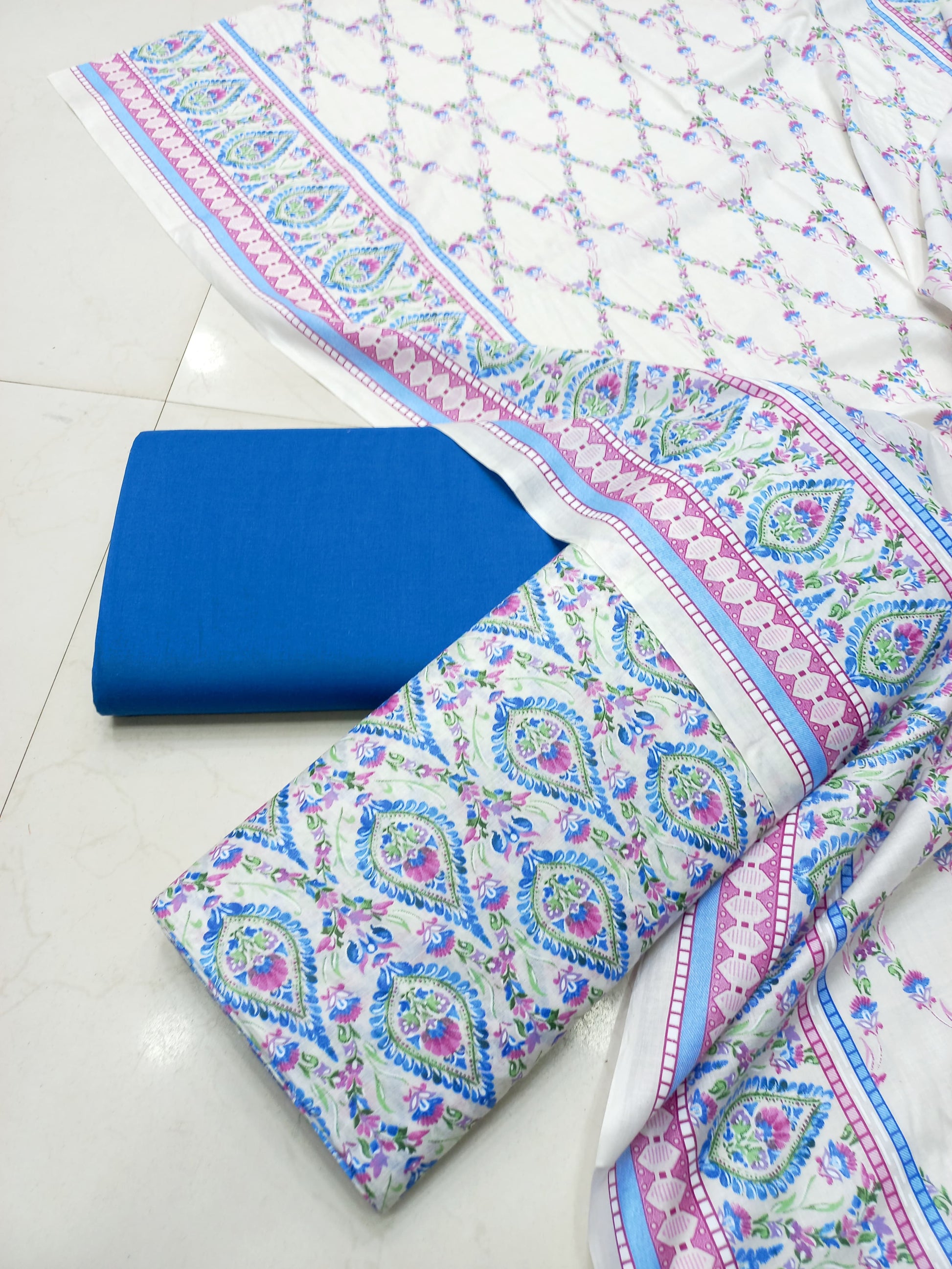 AL KARAM KASTORI 3PES LAWN PRINTED SHRIT  PRINTED TROUSER WITH LAWN DUPATTA