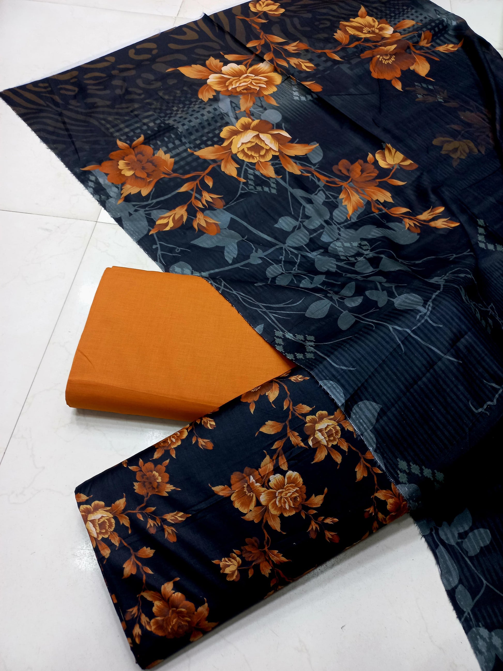 AL KARAM KASTORI 3PES LAWN PRINTED SHRIT  PRINTED TROUSER WITH LAWN DUPATTA