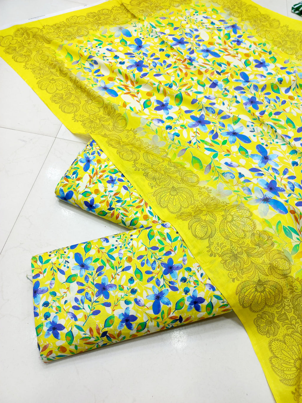 AL KARAM KASTORI 3PES LAWN PRINTED SHRIT  PRINTED TROUSER WITH LAWN DUPATTA