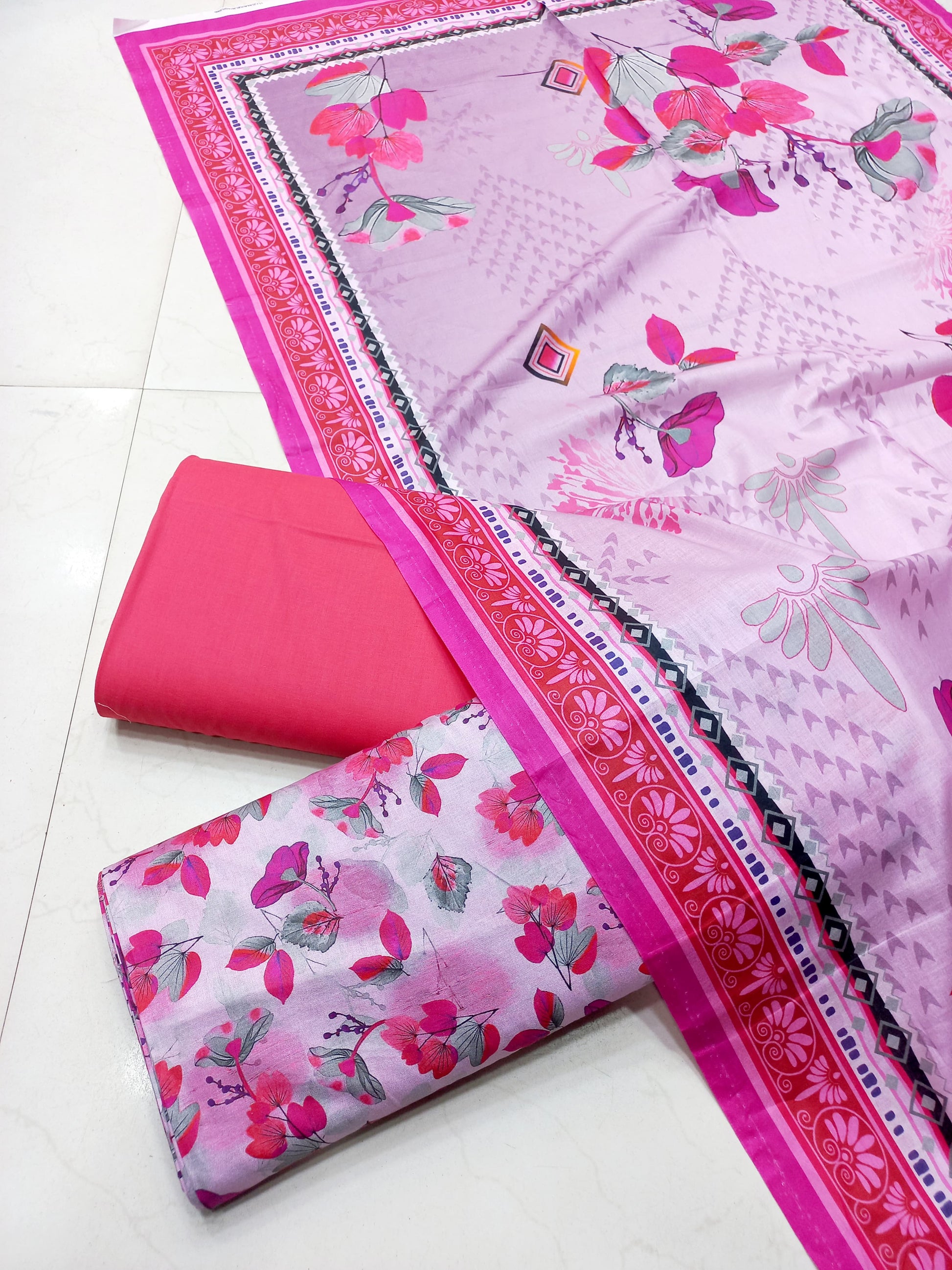 AL KARAM KASTORI 3PES LAWN PRINTED SHRIT  PRINTED TROUSER WITH LAWN DUPATTA