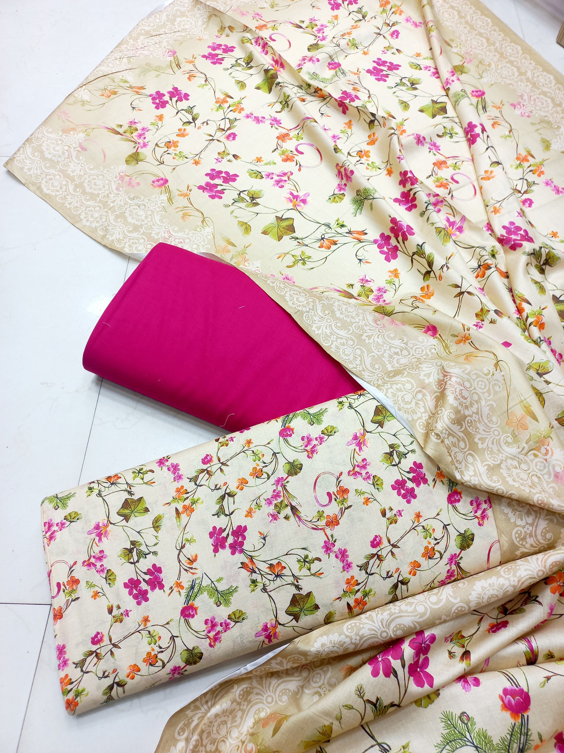 AL KARAM KASTORI 3PES LAWN PRINTED SHRIT  PRINTED TROUSER WITH LAWN DUPATTA