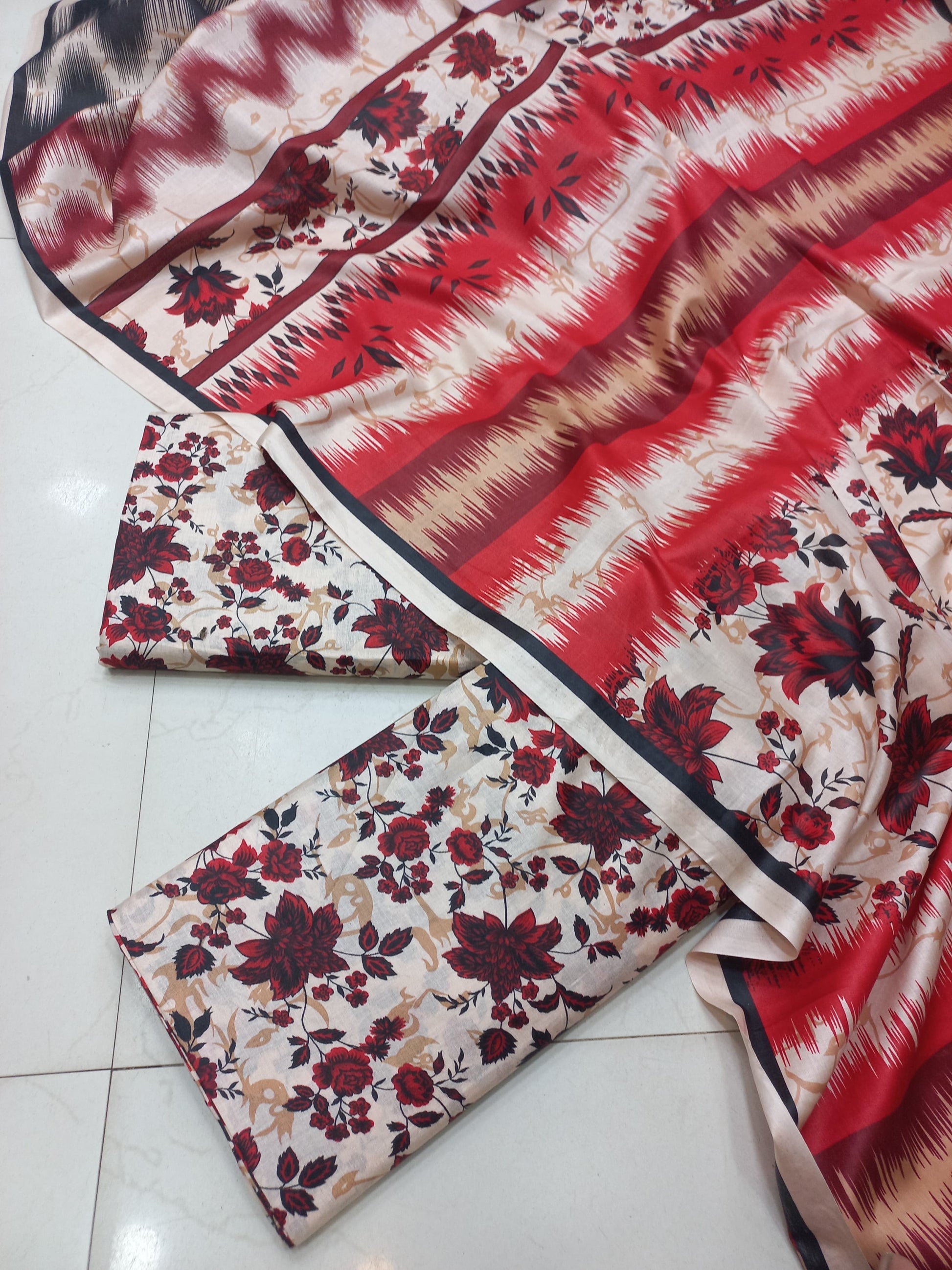 AL KARAM KASTORI 3PES LAWN PRINTED SHRIT  PRINTED TROUSER WITH LAWN DUPATTA