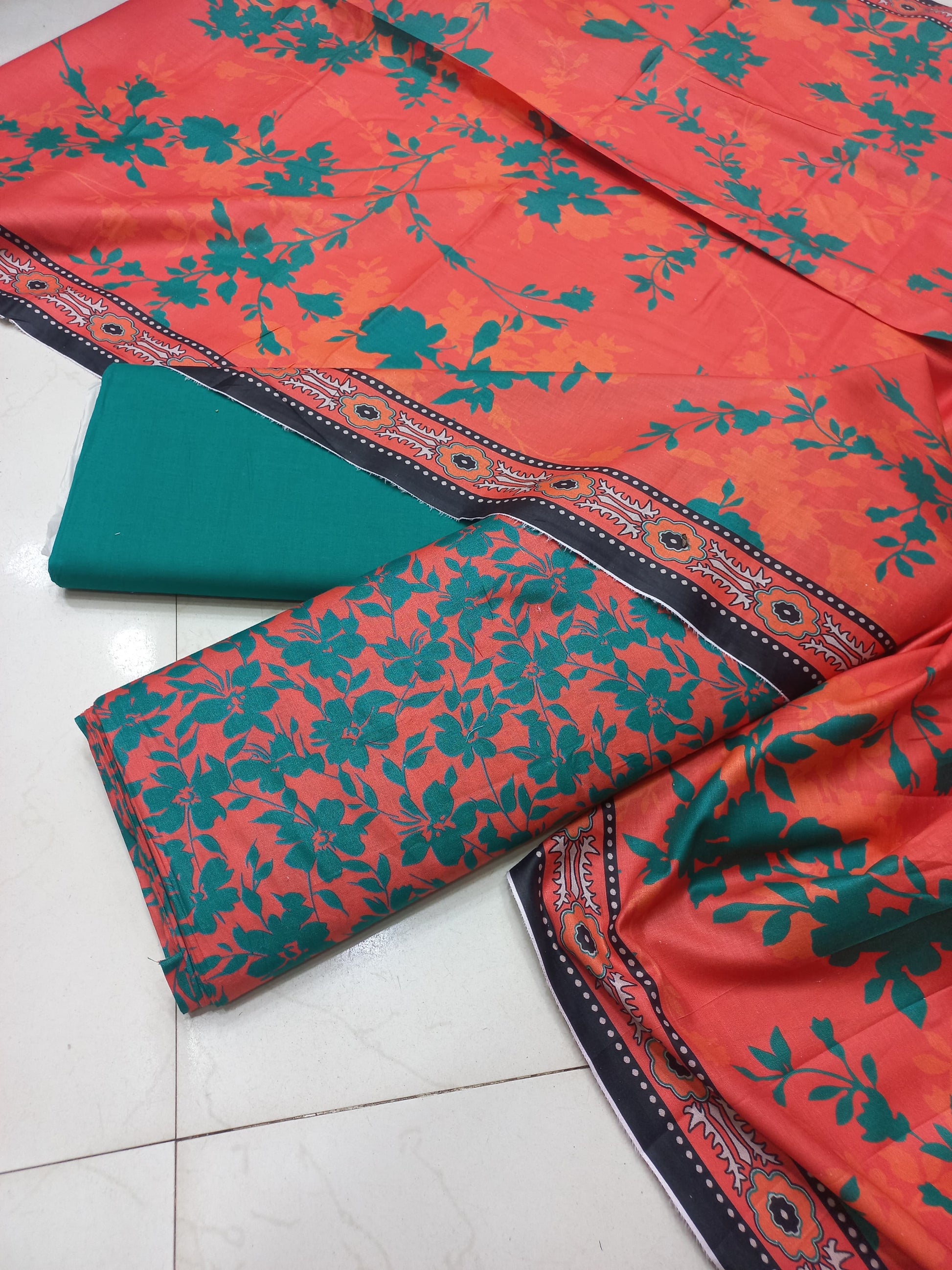 AL KARAM KASTORI 3PES LAWN PRINTED SHRIT  PRINTED TROUSER WITH LAWN DUPATTA