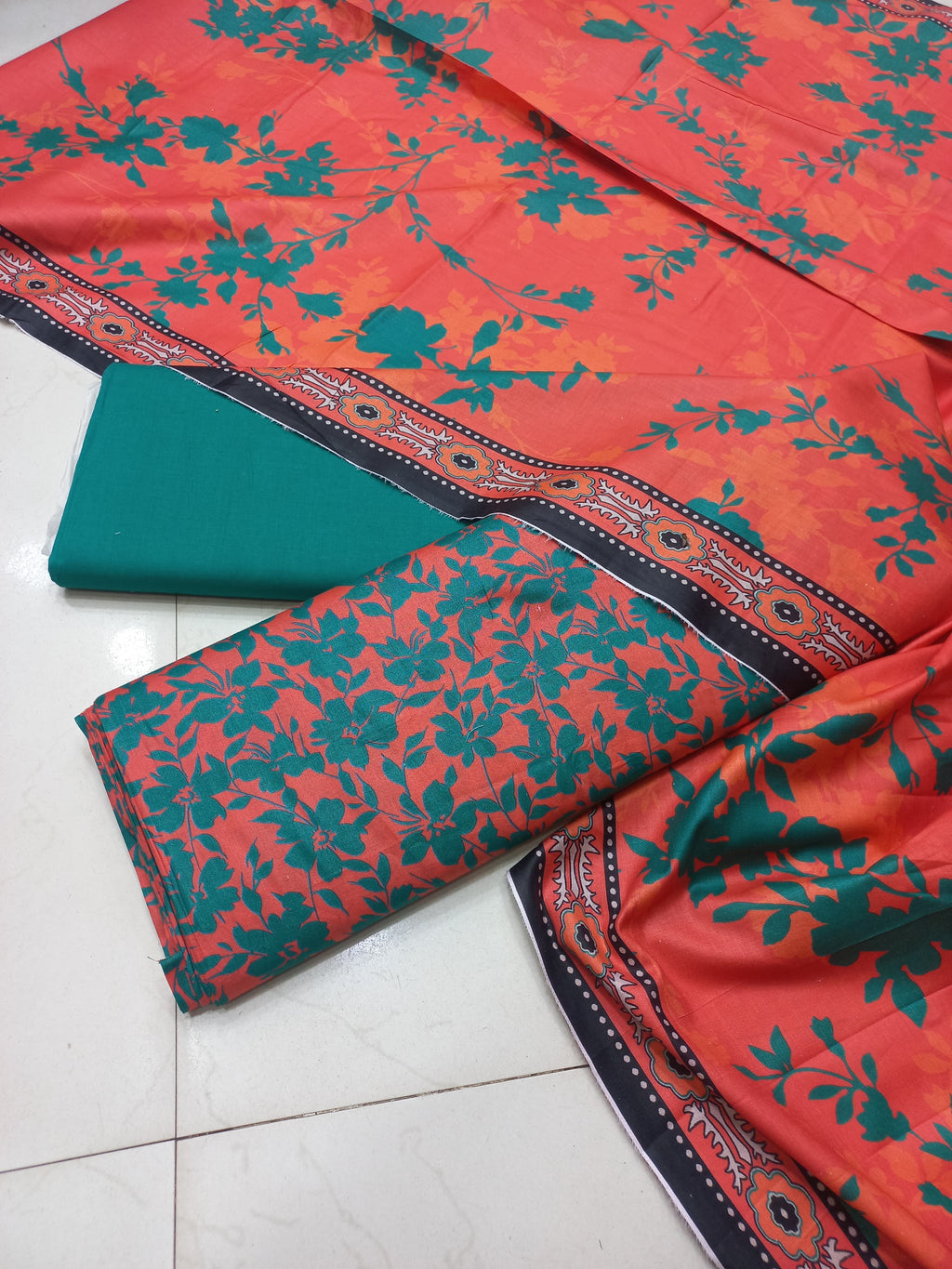 AL KARAM KASTORI 3PES LAWN PRINTED SHRIT  PRINTED TROUSER WITH LAWN DUPATTA