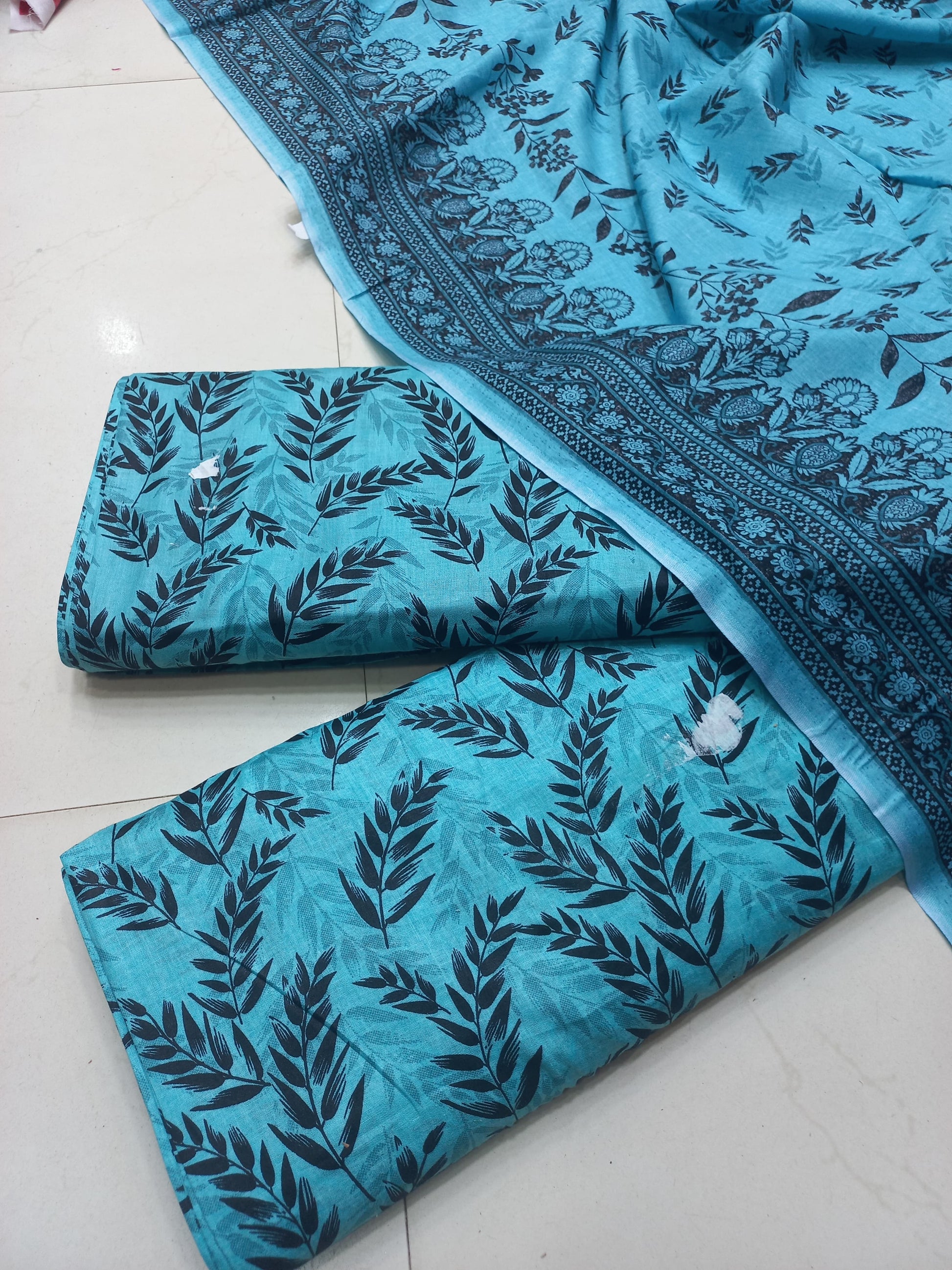 AL KARAM KASTORI 3PES LAWN PRINTED SHRIT  PRINTED TROUSER WITH LAWN DUPATTA