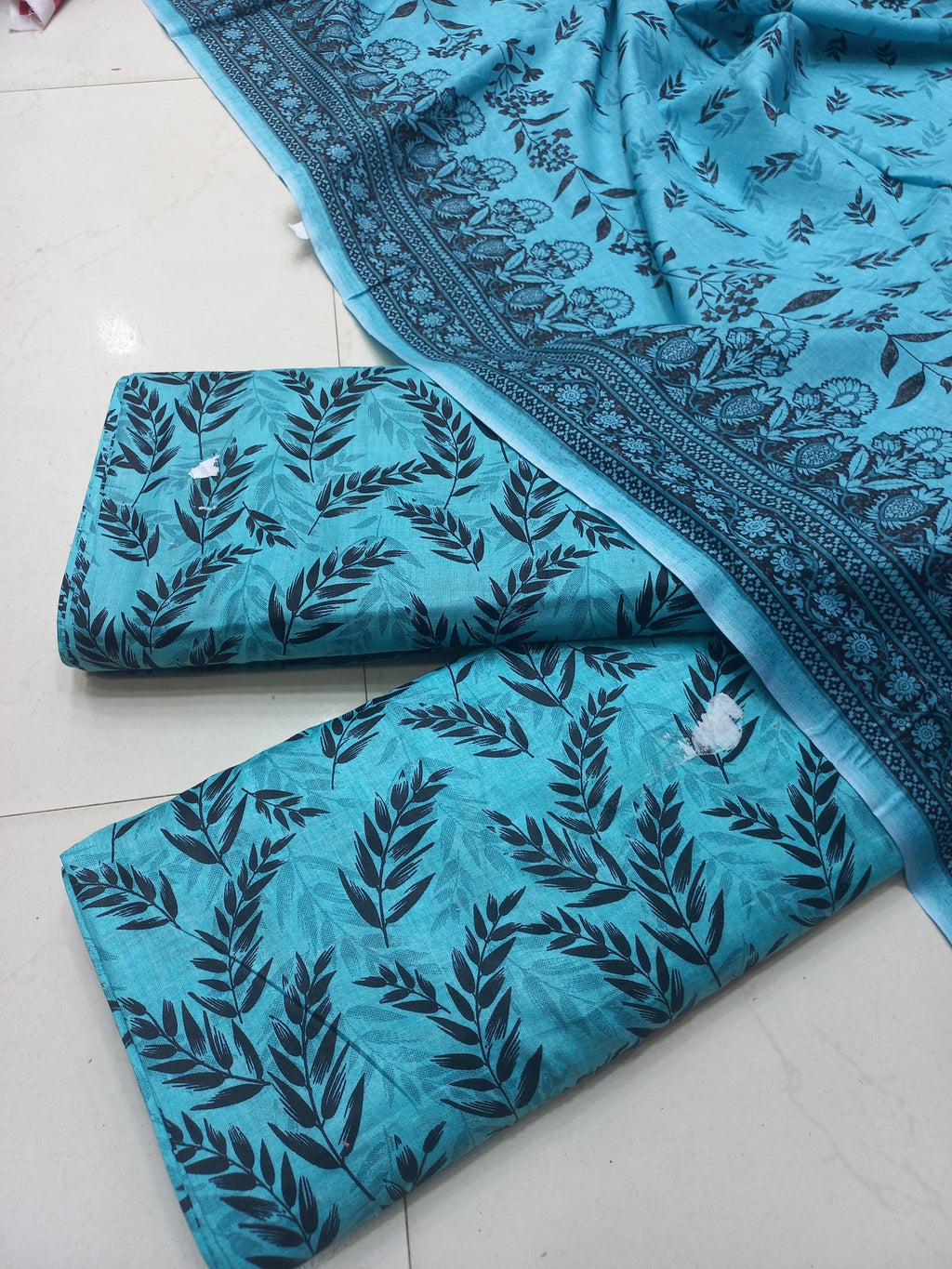 AL KARAM KASTORI 3PES LAWN PRINTED SHRIT  PRINTED TROUSER WITH LAWN DUPATTA